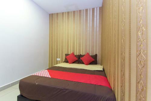 Oyo 439 Night Queen Hotel