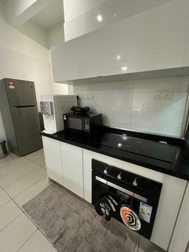 Five Bedrooms Residential Home With Free Wifi