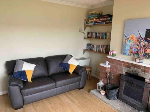 Relaxing 3-bedroom Home With Fireplace