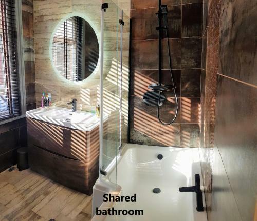 Cottage Grove Homestay Rooms