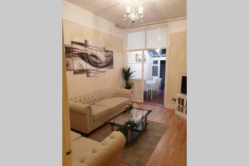 Apartamento Beautiful Spacious Flat With Garden