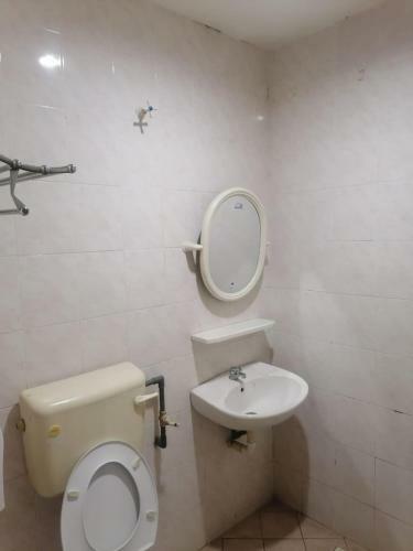 Oyo 90392 Pulai City Hotel