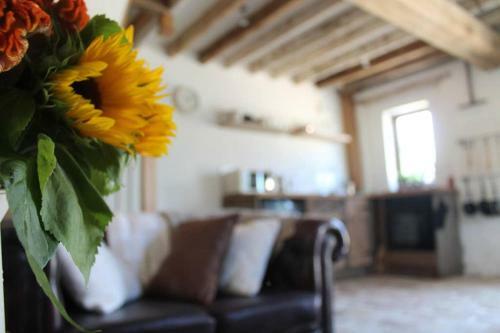 The Dovecote - Unique Self-contained 1bed Renovated Barn