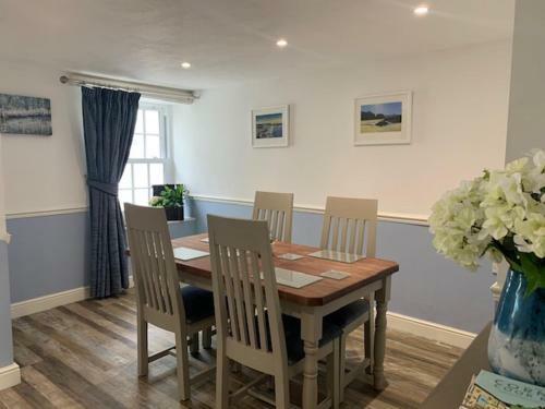 Beautiful Cottage In Central St Columb Major