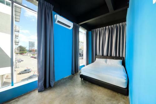 Hotel Spot On 89956 The Blue Malacca