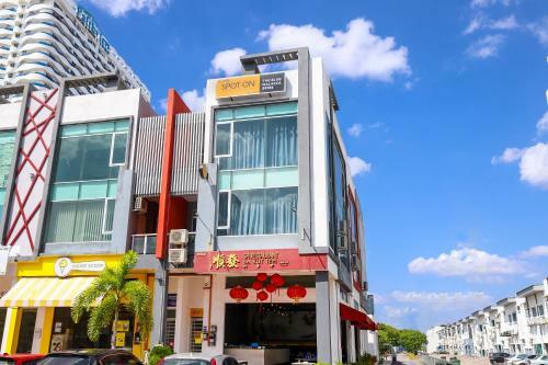 Hotel Spot On 89956 The Blue Malacca