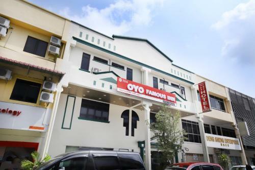 Oyo 764 Hotel Famous Inn