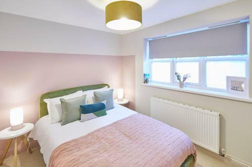 Host & Stay - 'salty' Seaview