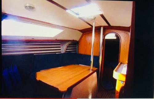 Cosy Sailing Boat Glamping Accommodation On The River In Sandwich