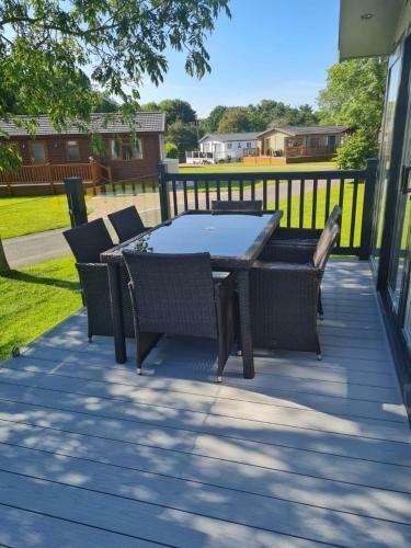 Superior 6 Berth Holiday Home In Suffolk
