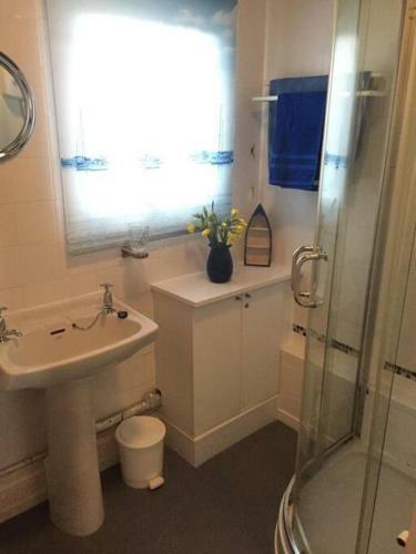 No. 27. A Quiet Dog Friendly Rural/coastal Chalet