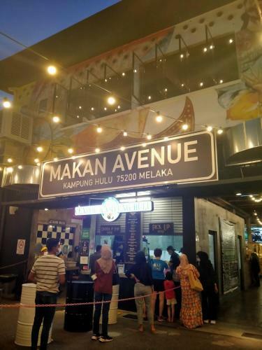 Hostal Alimama Guesthouse Melaka With Balcony
