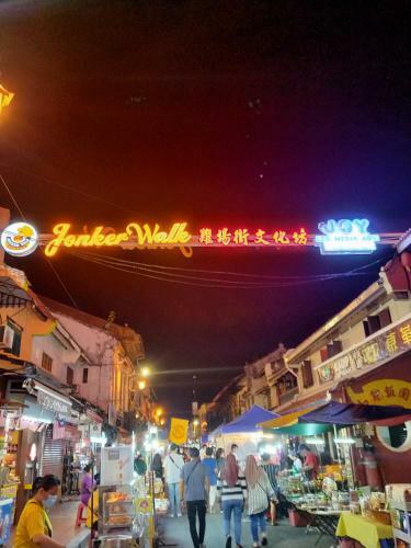 Hostal Alimama Guesthouse Melaka With Balcony