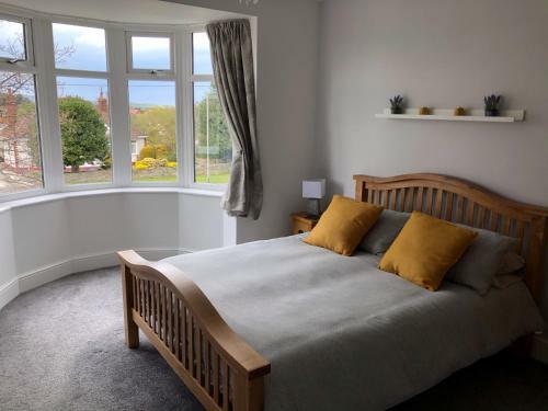 Acacia Breezes - Delightful Scarborough Semi
