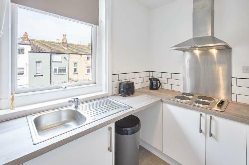 Host & Stay - Psyche Apartment