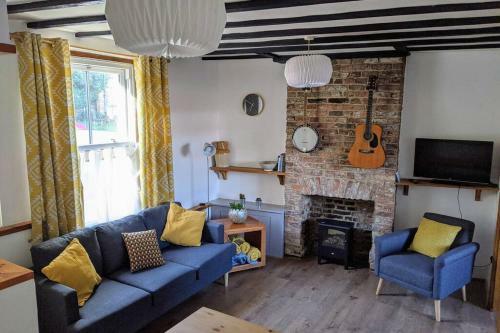200 Year Old Large Townhouse With Sea Views