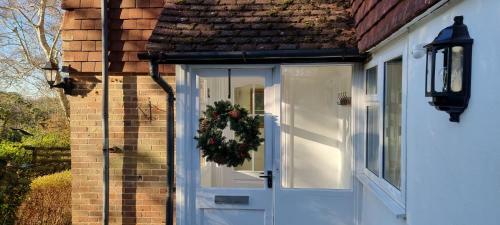 Charming 3 Bed Cottage With Beautiful Rural Views