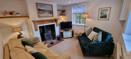 Charming 3 Bed Cottage With Beautiful Rural Views