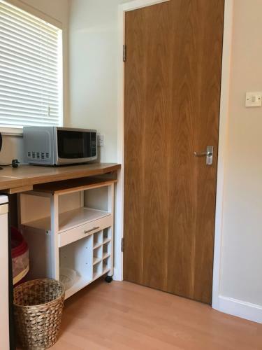 Apartamento Studio-2 Staines,heathrow, London-own Entrance
