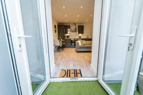 Entire Modern One Bed Apartment *roker Sea Front*