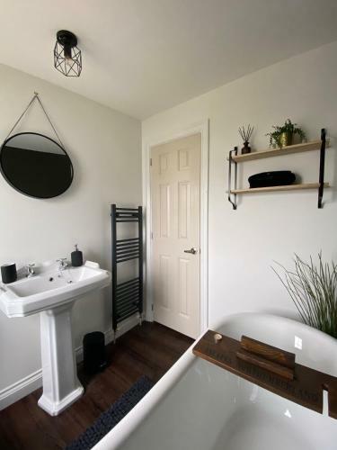 Aintree Lodge - Hot Tub - Northumberland