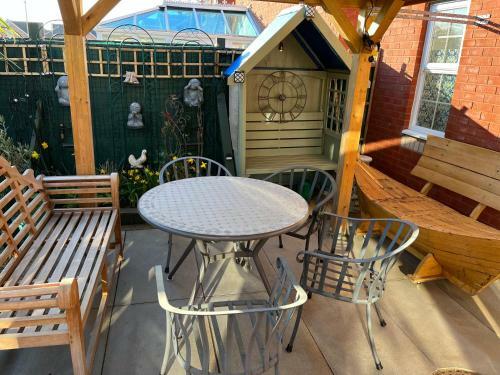 Hostal Sleeping Dogs Guest House And Log Cabin