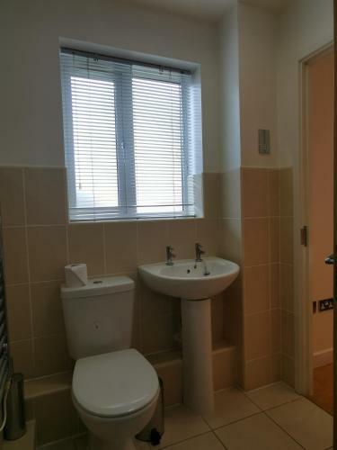 Fantastic 2 Bed Apartment W/pkg, Southwich Hse, Swindon