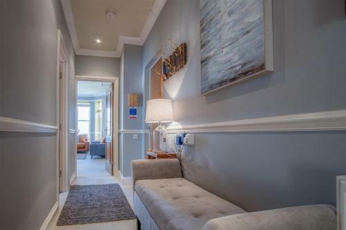 Judith's View - 3 Bedroom Apartment - Tenby