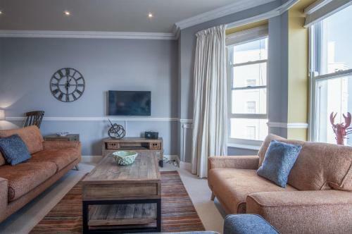 Judith's View - 3 Bedroom Apartment - Tenby