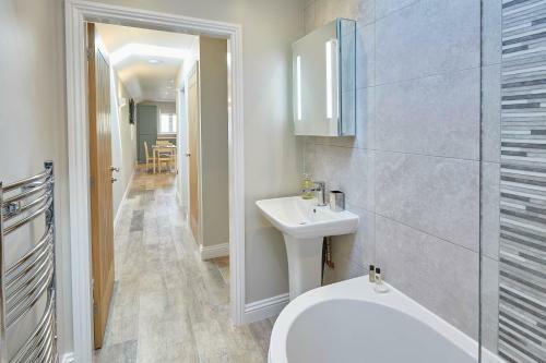 Host & Stay - Sunnydale Cottage
