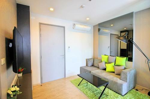 Apartamento The Base, Central Pattaya, 18th Floor, Sea View