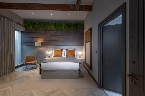 The Heyford Hotel
