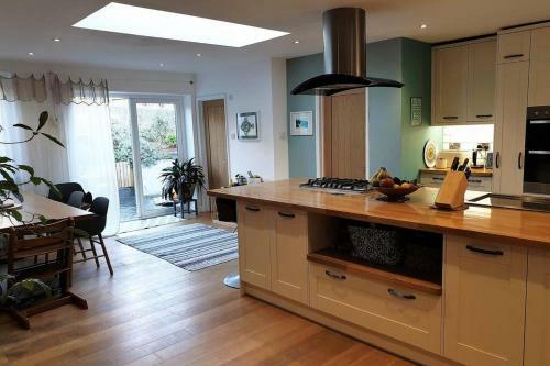 Spacious House With A Homely Touch In Truro