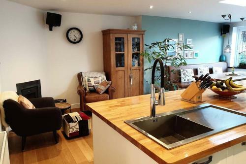 Spacious House With A Homely Touch In Truro