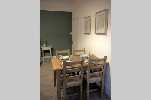 Apartamento Colchester Villas - Spacious, Inviting & Central 6cv