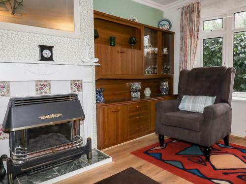 5 Hendra Close