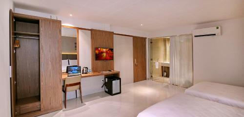 For You Hotel