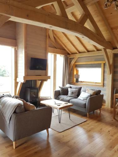Newland Valley Log Cabins & Blackberry Landing