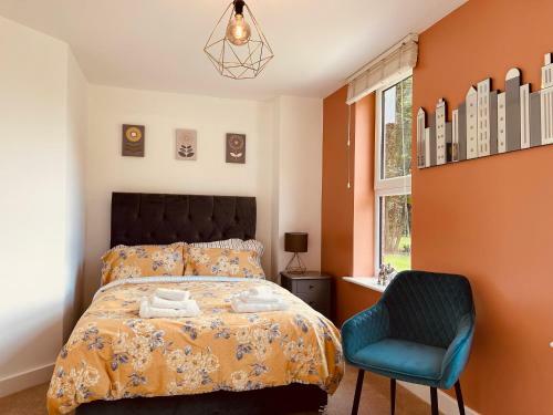 Cheerful 2-bed Townhouse In Wakefield With Parking