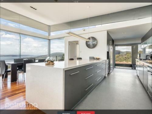 Bed & Breakfast Hobart View