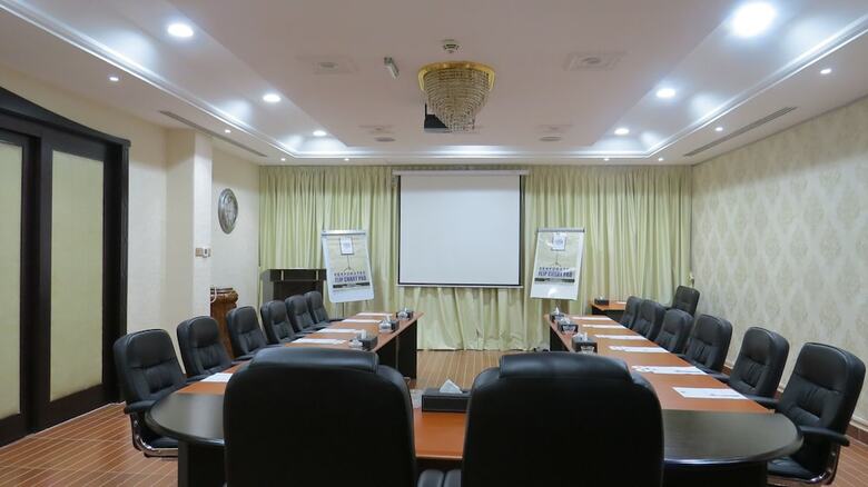 Hotel Al Jawhara Gardens