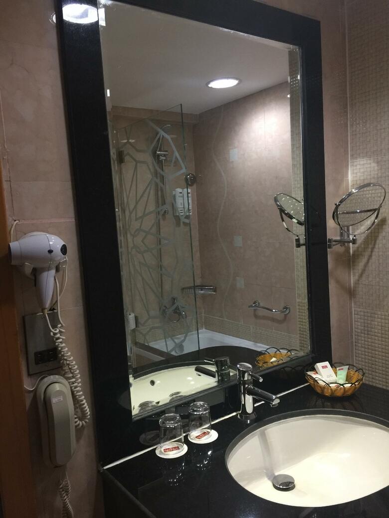 Hotel Al Jawhara Gardens