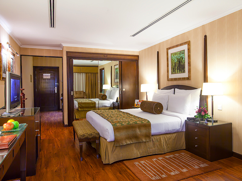 Hotel Howard Johnson Plaza By Wyndham Dubai