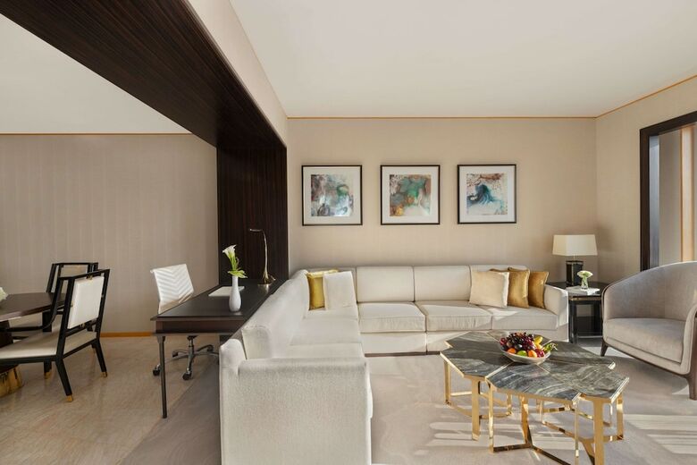 Hotel Shangri-la
