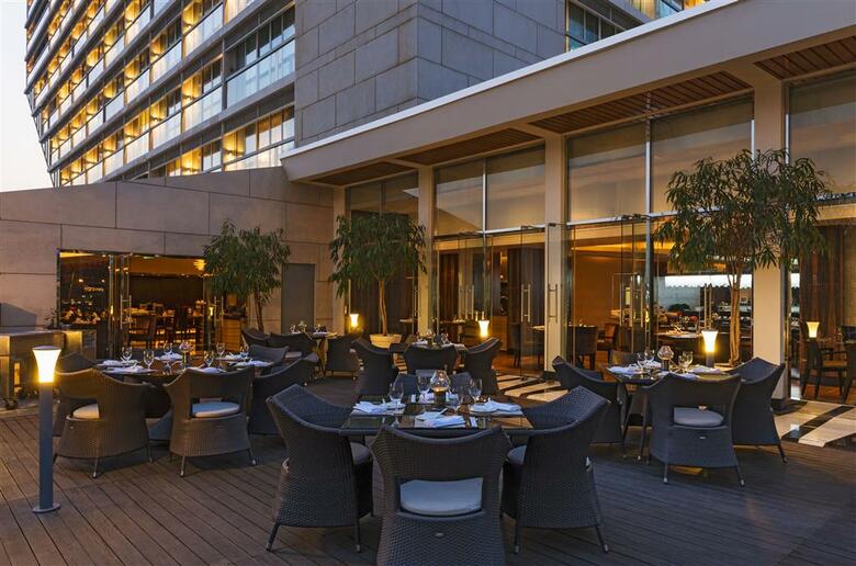 Sheraton Dubai Creek Hotel And Towers