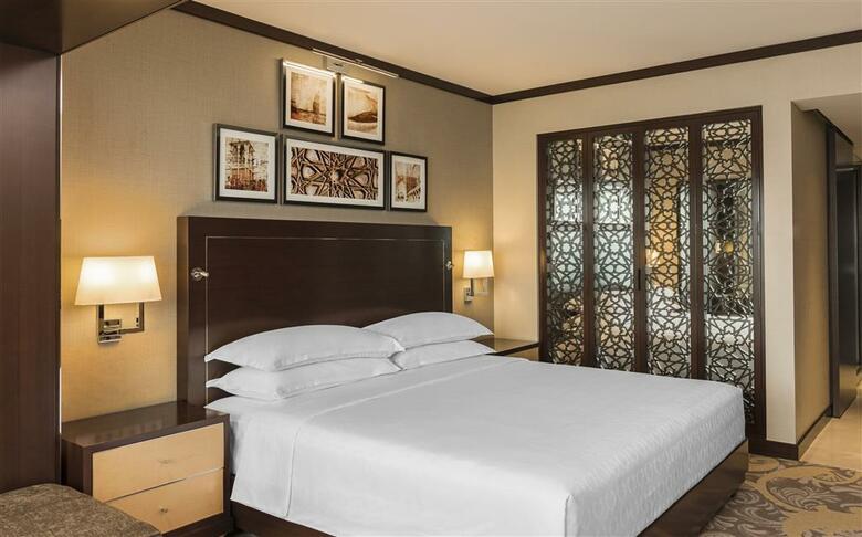Sheraton Dubai Creek Hotel And Towers