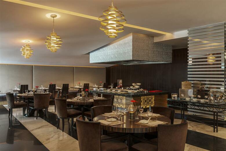 Sheraton Dubai Creek Hotel And Towers