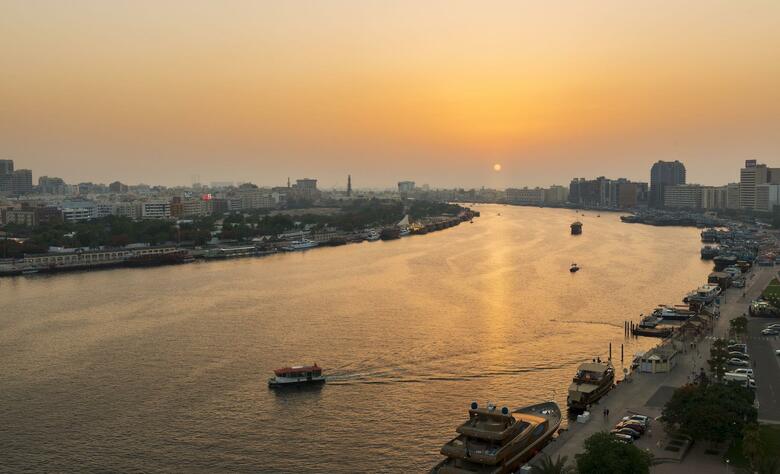 Sheraton Dubai Creek Hotel And Towers