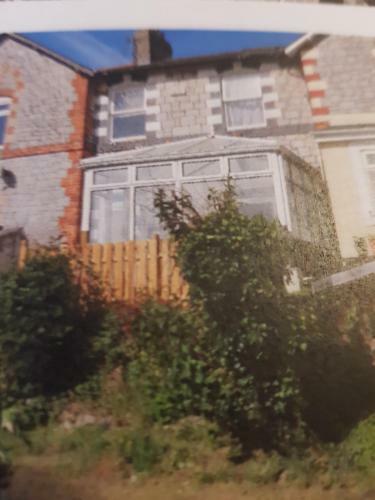 Three Sisters Cottage With Hot Tub