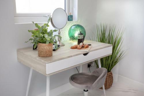 Apartamento De'nada, Vernon Court